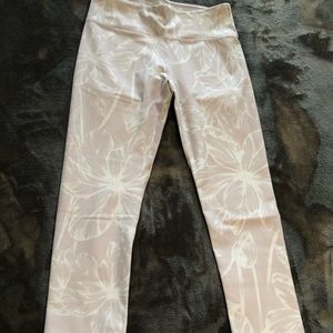 Mid-rise Fabletics crop leggings